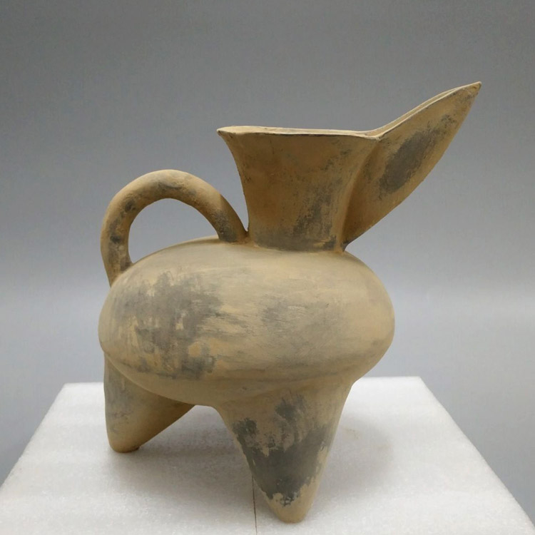 仿古陶器擺件 大汶口文化 陶鬶 古典工藝品 文化藝術(shù)品 做舊 收藏" href="https://www.hellorf.com/image/show/2236179364?utm_source=bdimg&utm_content=local&utm_term=2236179364